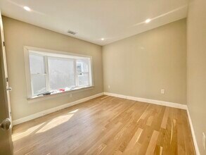 343 Market St in Boston, MA - Building Photo - Building Photo