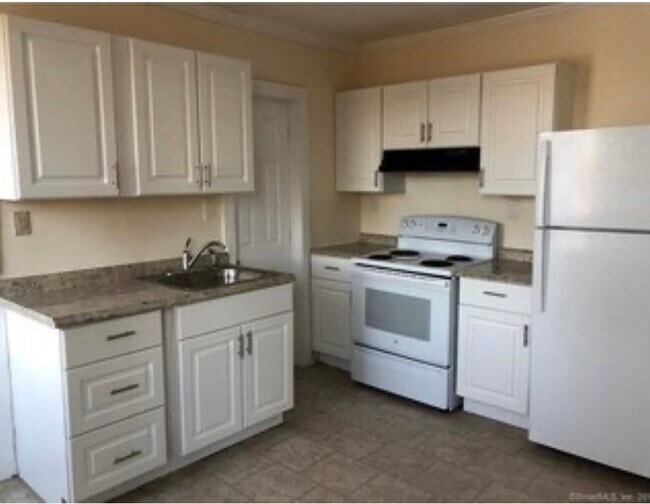 39 Terrace Ave Apartments and Nearby New London Apartments For Rent