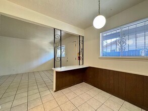 206 Princeton Dr SE in Albuquerque, NM - Building Photo - Building Photo