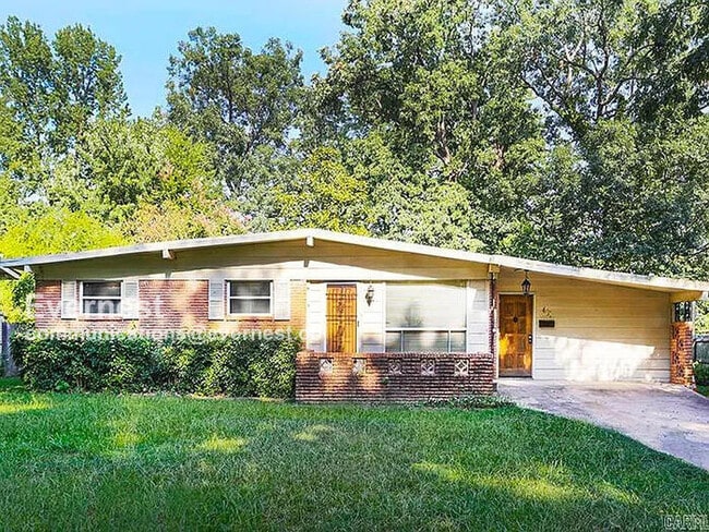 401 Oak Ln