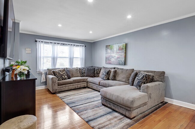 969 Braun Ter in Union, NJ - Building Photo - Building Photo
