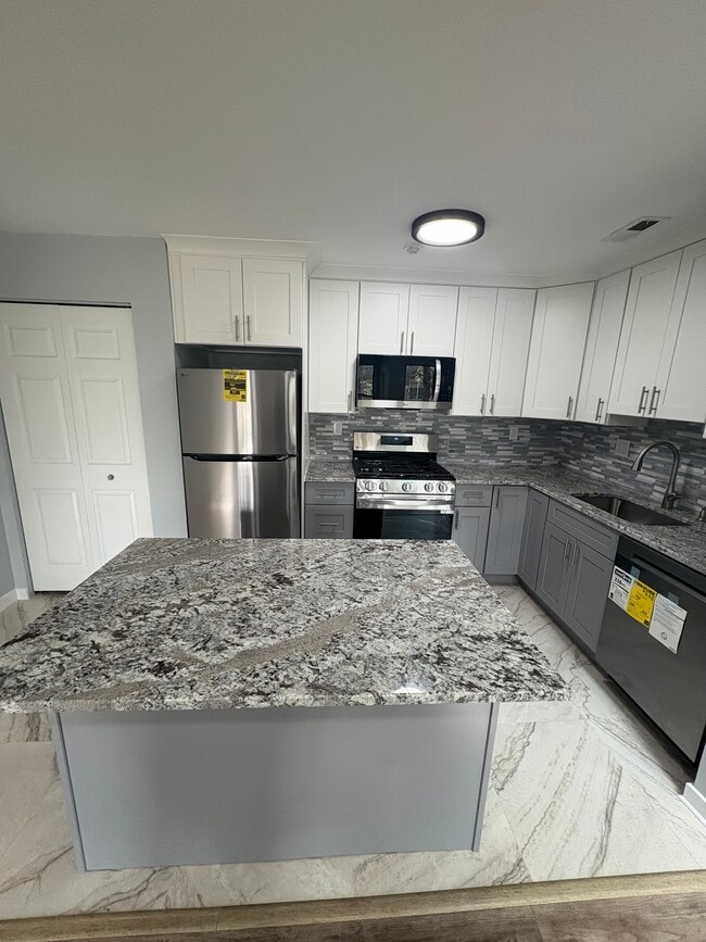 1304 Diamond Dr in Newtown, PA - Building Photo - Building Photo