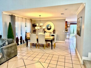 1000 NW 107th Ave in Plantation, FL - Building Photo - Building Photo