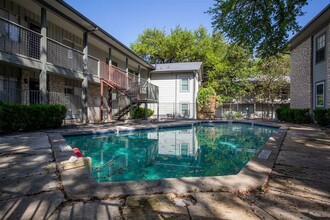 2303 East Side Dr in Austin, TX - Building Photo - Building Photo