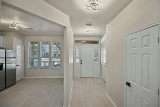 9718 Coyote Creek Dr in Houston, TX - Building Photo - Building Photo