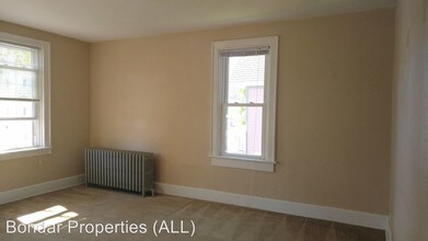 1811 N Warren Ave in Milwaukee, WI - Building Photo - Building Photo