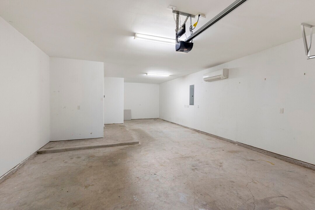 18855 Collins View Dr in New Caney, TX - Building Photo