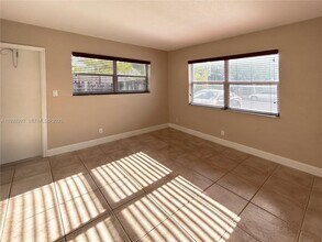 715 NE 6th St in Fort Lauderdale, FL - Foto de edificio - Building Photo