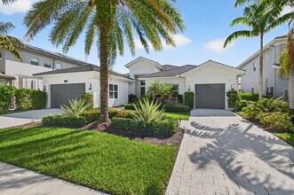 19886 Meadowside Ln in Boca Raton, FL - Foto de edificio - Building Photo