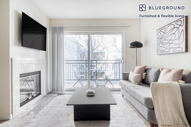 1220 N Fair Oaks Ave