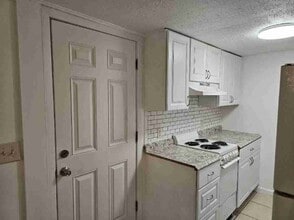 240 Kraft Ave in Panama City, FL - Foto de edificio - Building Photo