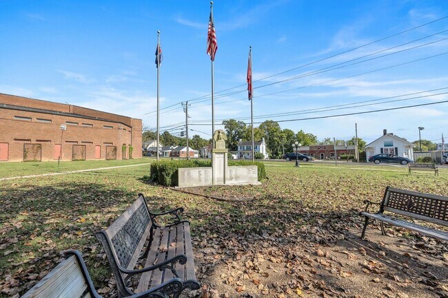 153 Crockett Hls Ln in Ashland City, TN - Building Photo - Building Photo