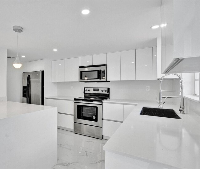 606 NW 107th Ave, Unit 2C