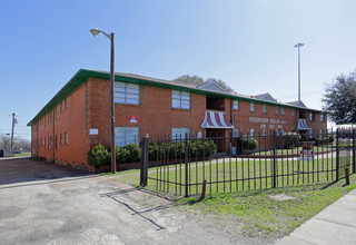 Fountain Villa Apartments in Dallas, TX - Building Photo - Building Photo