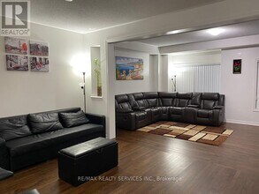 3160 Boxford Cres in Mississauga, ON - Building Photo - Building Photo