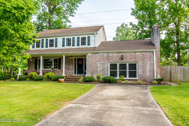 326 Forest Grove Ave in Jacksonville, NC - Foto de edificio - Building Photo