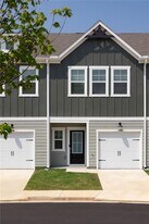 622 Shallowford Rd in Gainesville, GA - Building Photo