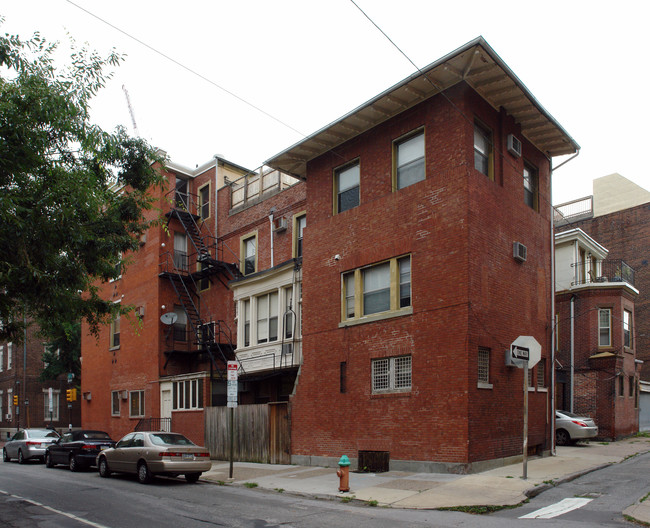 1738 Pine St in Philadelphia, PA - Building Photo - Building Photo