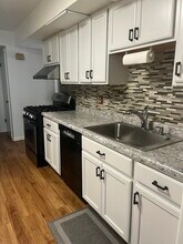 1703 Colonial Ln in Northfield, IL - Building Photo - Building Photo