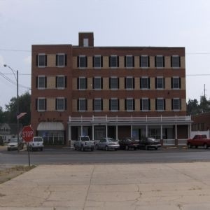 Cottonboll Commons in Kennett, MO - Building Photo