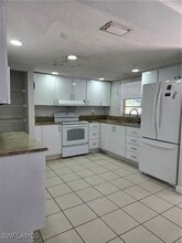 5400 Golden Gate Pkwy in Naples, FL - Building Photo - Building Photo