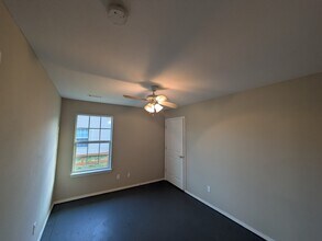 1419 Crape Myrtle Dr in Clarksville, AR - Building Photo - Building Photo