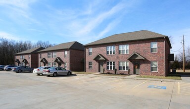 Airport Landings and The Docks Apartments in Joplin, MO - Building Photo - Building Photo