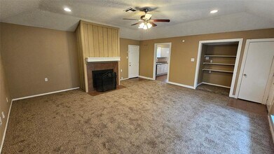 11226 Beauvoir Dr in Houston, TX - Foto de edificio - Building Photo