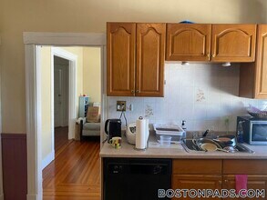 49 Conwell Ave in Somerville, MA - Building Photo - Building Photo