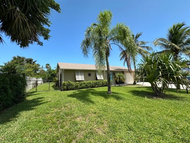 19043 SE Fearnley Dr in Jupiter, FL - Foto de edificio - Building Photo