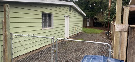 268 SW Laurel St in Junction City, OR - Building Photo - Building Photo