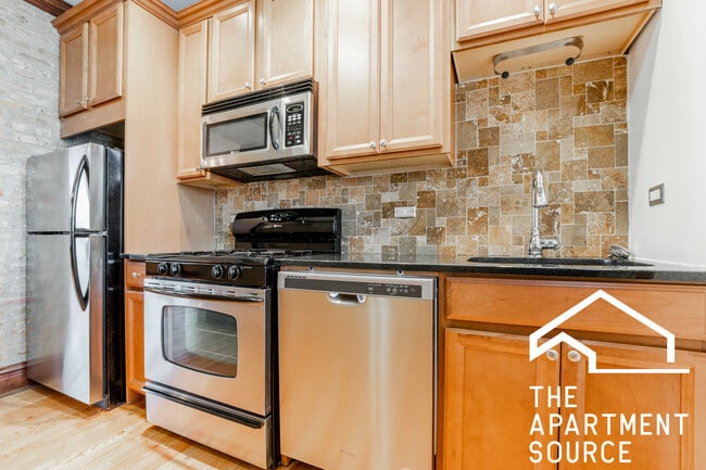 2920 W Cullom Ave, Unit 1e in Chicago, IL - Building Photo - Building Photo