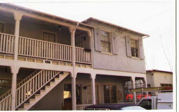 117 El Camino Real in Burlingame, CA - Building Photo