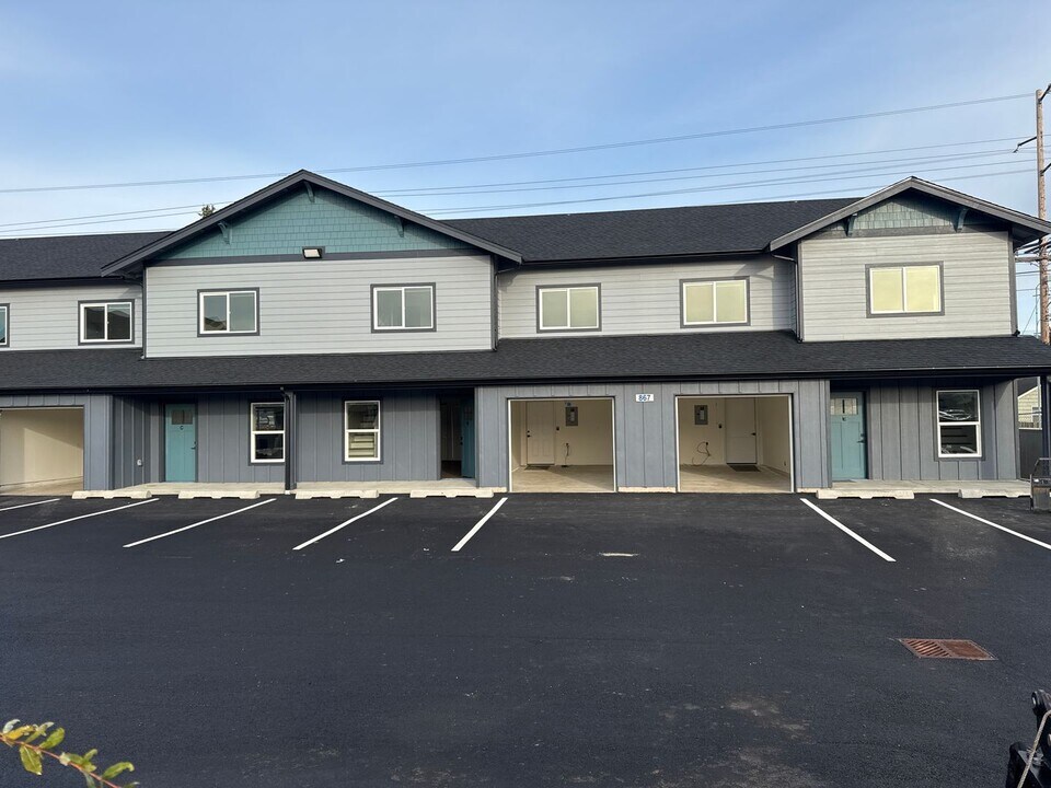 867 Cook Rd in Sedro Woolley, WA - Building Photo