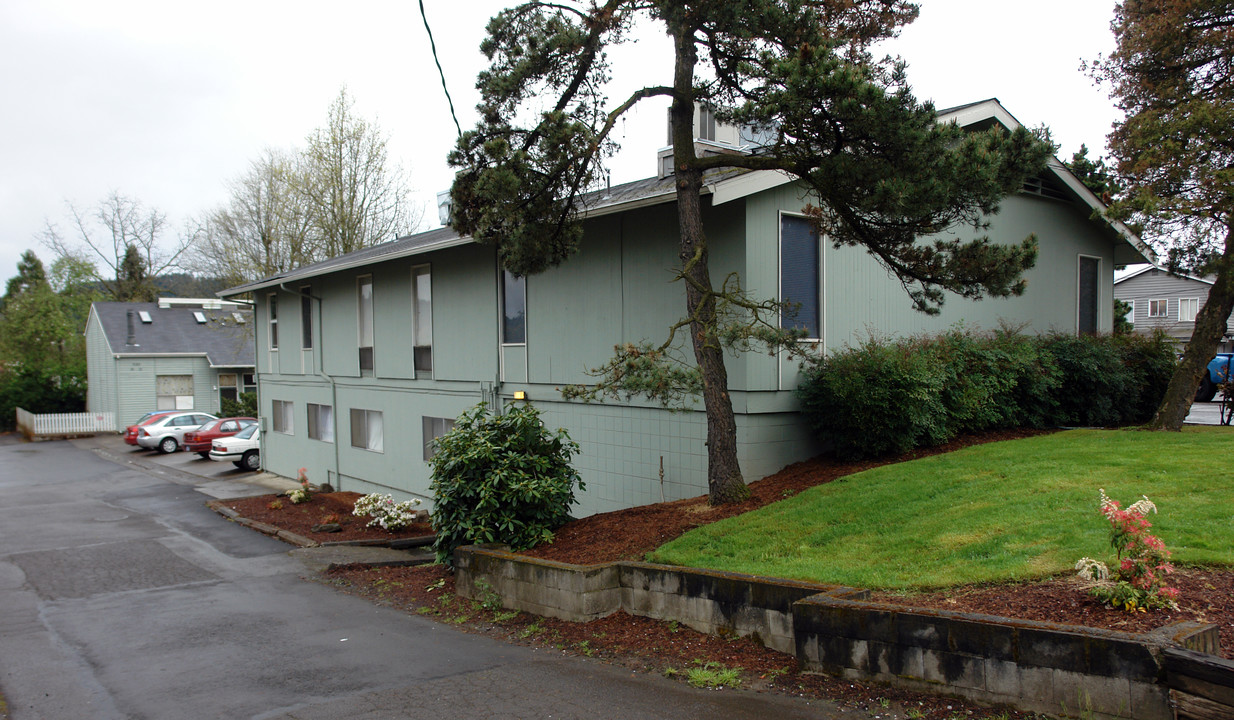 3185 Willamette St in Eugene, OR - Building Photo