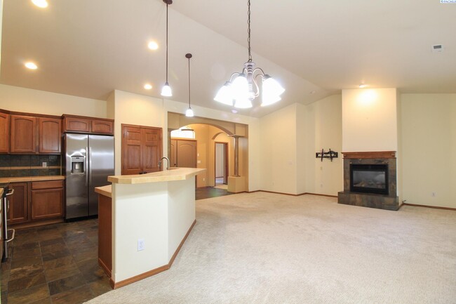 8806 W Skagit Ave in Kennewick, WA - Building Photo - Building Photo
