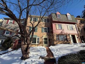 120 Georgetown Green in Charlottesville, VA - Building Photo