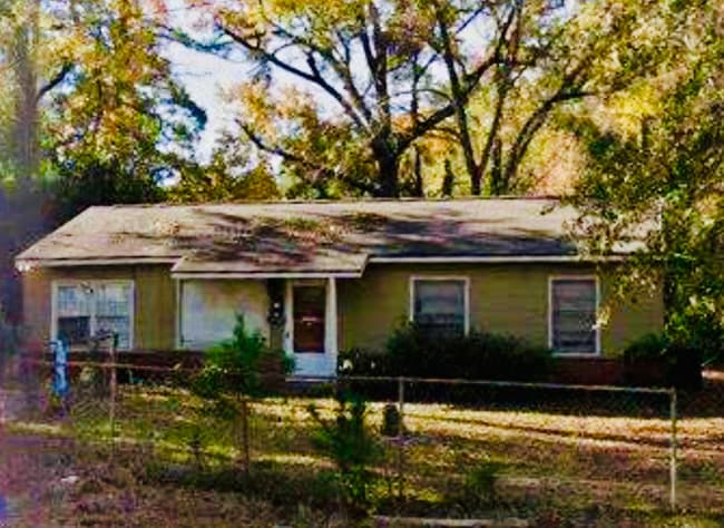 property at 4614 Old Cusseta Rd