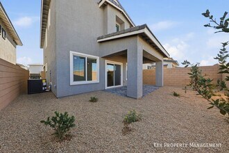 530 Red Lovebird Ave in Henderson, NV - Building Photo - Building Photo