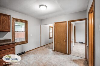 4242 Zane Ave N in Minneapolis, MN - Building Photo - Building Photo