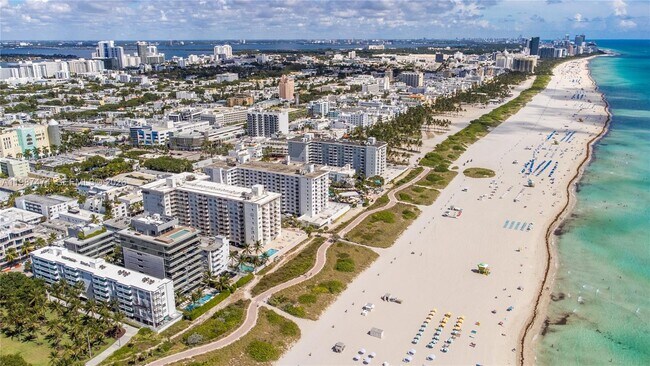345 Ocean Dr in Miami Beach, FL - Building Photo - Building Photo