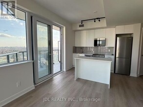15-2515 Ellerslie Ave in Toronto, ON - Building Photo - Building Photo