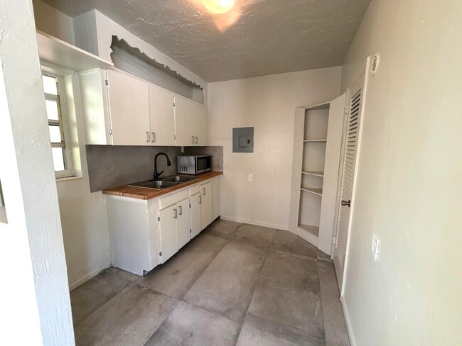 304 Ocean Breeze in Lake Worth Beach, FL - Building Photo - Building Photo