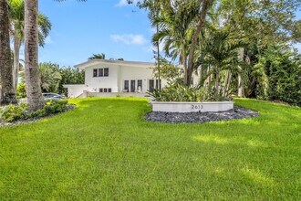 2613 Tortugas Ln in Fort Lauderdale, FL - Foto de edificio - Building Photo