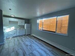 1590 Clinton St in Aurora, CO - Building Photo - Building Photo