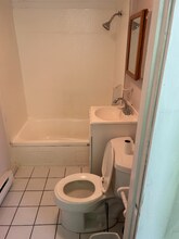 8 Quigley Ct in Winchester, MA - Building Photo - Building Photo