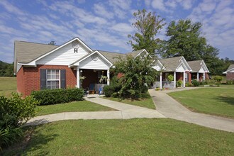 Melodie Meadow Apartments in Gadsden, AL - Building Photo - Building Photo
