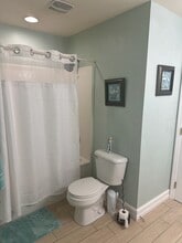 3002 NW Douglas Cir in Cape Coral, FL - Foto de edificio - Building Photo