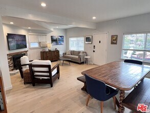 301 Broadway St in Los Angeles, CA - Building Photo - Building Photo
