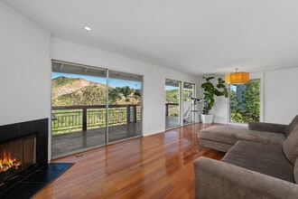 2843 Lambert Dr in Los Angeles, CA - Foto de edificio - Building Photo